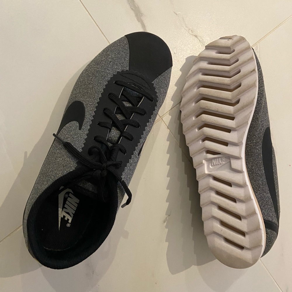 Womens Nike shoes